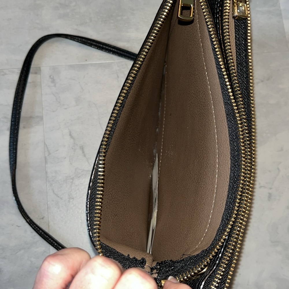 Ann Taylor Mini iPad bag   Wrap gift in this !  genuine leather  black/gold NWT - Picture 13 of 15
